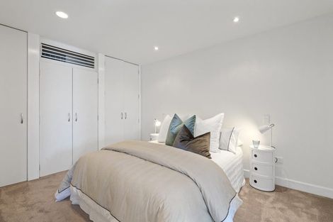 Photo of property in Shelley Bay Terraces, 2/61 Maupuia Road, Maupuia, Wellington, 6022