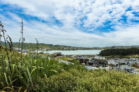 Photo of property in 3 Kaiaho Close, Aotea, Porirua, 5024