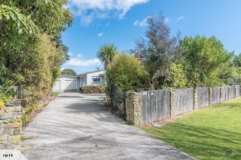 Photo of property in 320 Te Moana Road, Waikanae, 5036