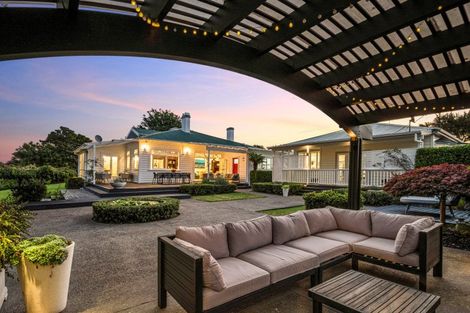 Photo of property in 102 Matua Road, Huapai, Kumeu, 0810