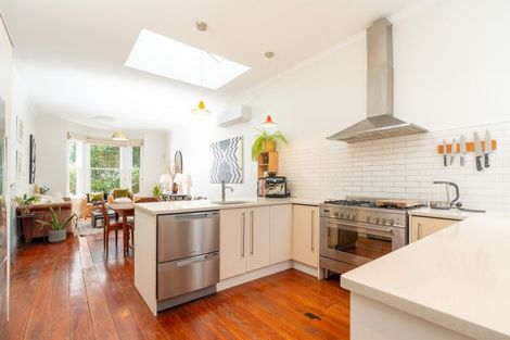 Photo of property in 33 Owen Street, Newtown, Wellington, 6021