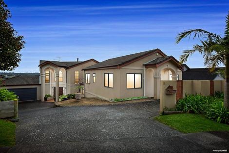 Photo of property in 18 Maidstone Place, Oteha, Auckland, 0632