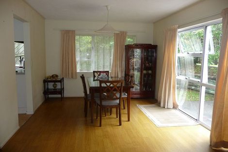 Photo of property in 2/16 Ronald Macken Place, Windsor Park, Auckland, 0632