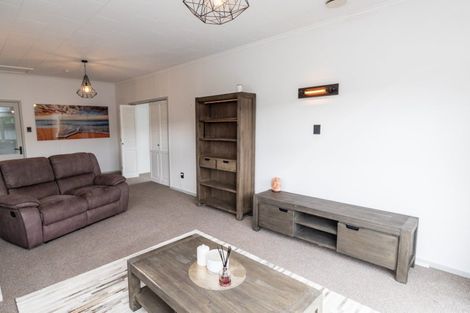 Photo of property in 30c Collins Avenue, Tawa, Wellington, 5028