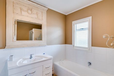 Photo of property in 271 Whirinaki Road, Eskdale, Napier, 4182