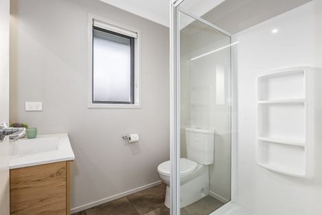 Photo of property in 31 Mooring Close, Whitby, Porirua, 5024