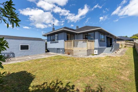 Photo of property in 110 Seaview Road, Westown, New Plymouth, 4310