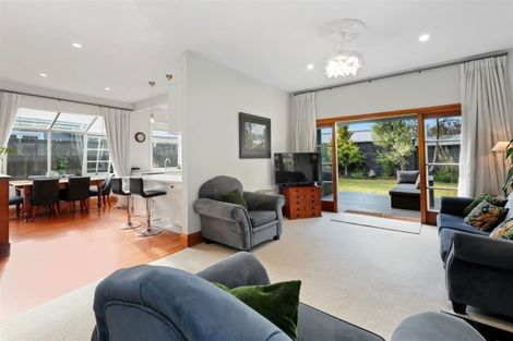 Photo of property in 33 Ngaio Street, Saint Martins, Christchurch, 8022