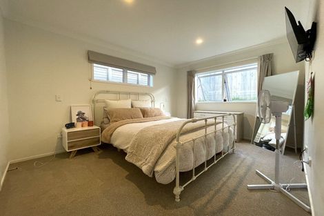 Photo of property in 11 Quibray Place, Botany Downs, Auckland, 2010