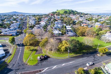 Photo of property in 2/40 Roslyn Terrace, Devonport, Auckland, 0624