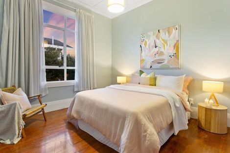 Photo of property in 1/211 Onewa Road, Birkenhead, Auckland, 0626