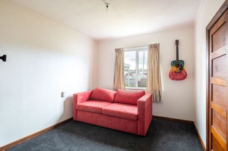 Photo of property in 129 Govett Avenue, Frankleigh Park, New Plymouth, 4310