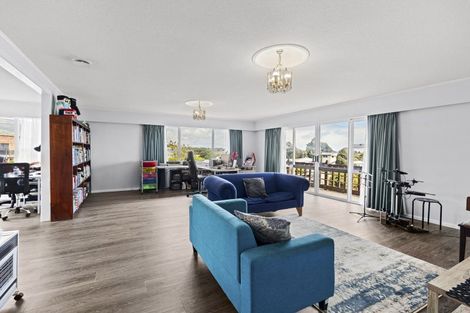 Photo of property in 59 Dixon Street, Oakura, 4314