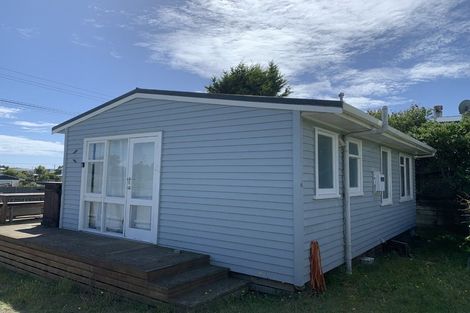 Photo of property in 52/52a Park Avenue, Waitarere Beach, Levin, 5510