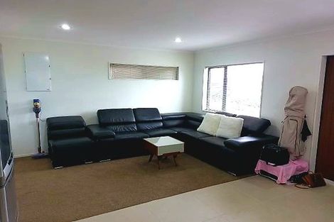 Photo of property in 9 White Heron Drive, Massey, Auckland, 0614