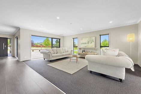 Photo of property in 1 Montgomery Crescent, Kinloch, Taupo, 3377