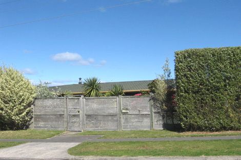 Photo of property in 1 Besley Place, Acacia Bay, Taupo, 3330
