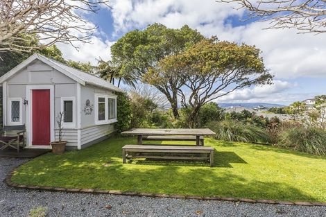 Photo of property in 7 Moana Road, Kelburn, Wellington, 6012