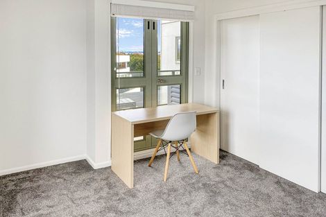 Photo of property in Highgate Towers, 5e/8 Howe Street, Freemans Bay, Auckland, 1011