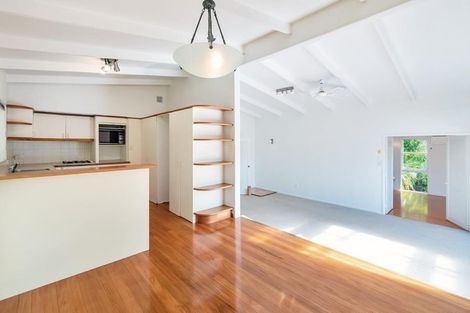 Photo of property in 42 Woodstock Road, Forrest Hill, Auckland, 0620