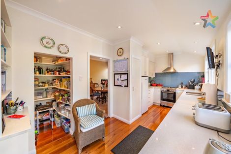 Photo of property in 18 Hautana Square, Woburn, Lower Hutt, 5010