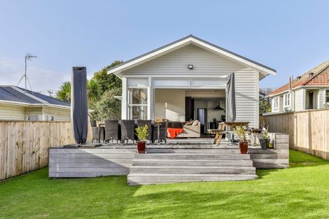 Photo of property in 217 Meola Road, Point Chevalier, Auckland, 1022