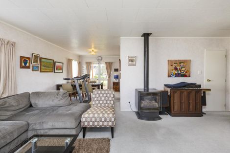 Photo of property in 38 Dalfield Place, Highbury, Palmerston North, 4412
