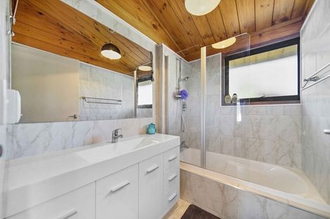 Photo of property in 12 Snowden Place, Opaheke, Papakura, 2113