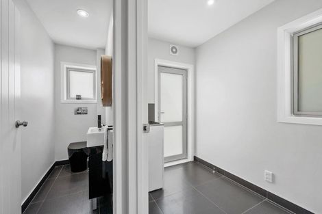 Photo of property in 2/21 Fields Parade, Oteha, Auckland, 0632