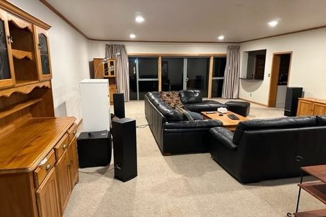 Photo of property in 99 East Coast Road, Castor Bay, Auckland, 0620