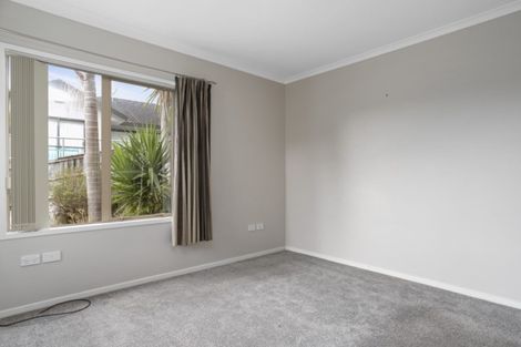 Photo of property in 12 Valley Fields Place, Pukekohe, 2120