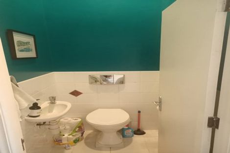 Photo of property in 56 Kelburn Parade, Kelburn, Wellington, 6012