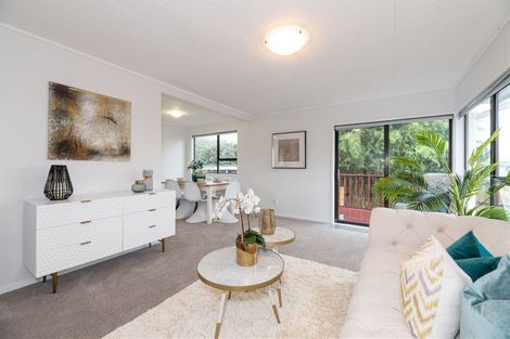 Photo of property in 27 Larissa Avenue, Henderson, Auckland, 0610