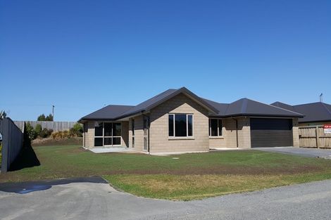 Photo of property in 77 Willowside Place, Amberley, 7410