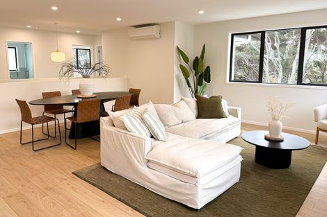 Photo of property in 11 Ti Tree Lane, Stanmore Bay, Whangaparaoa, 0932