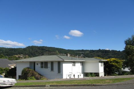 Photo of property in 16 Dowling Grove, Silverstream, Upper Hutt, 5019