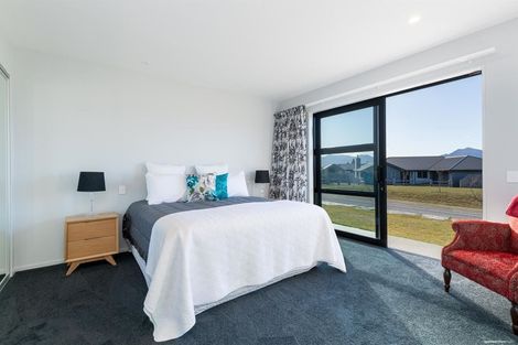 Photo of property in 10 Turnbull Crescent, Wanaka, 9305