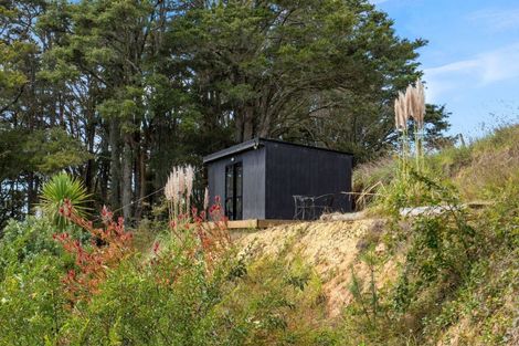 Photo of property in 442 Whananaki Road North, Opuawhanga, Hikurangi, 0181