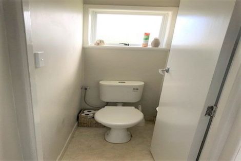 Photo of property in 68 Hobsonville Road, West Harbour, Auckland, 0618