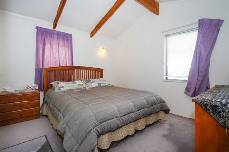 Photo of property in 1/17 Bronzewing Terrace, Unsworth Heights, Auckland, 0632