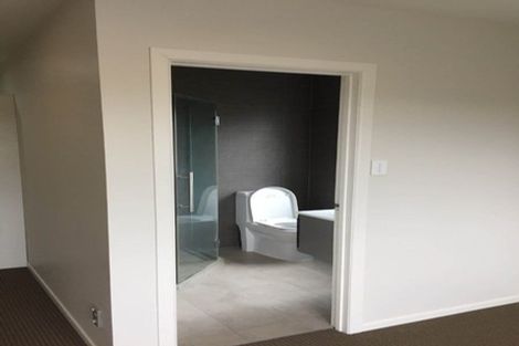 Photo of property in 43 Renata Crescent, Te Atatu Peninsula, Auckland, 0610