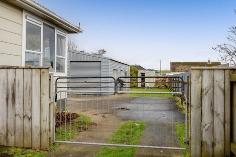 Photo of property in 5 Derby Street, Eltham, 4322