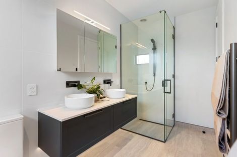 Photo of property in 9a Kowhai Street, Tawa, Wellington, 5028