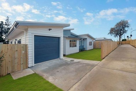 Photo of property in 398 Main Road, Huapai, Kumeu, 0810