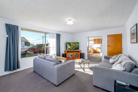 Photo of property in 1 Carlisle Street, Waimate, 7924