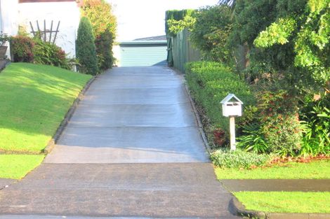 Photo of property in 126 Glenmore Road, Sunnyhills, Auckland, 2010