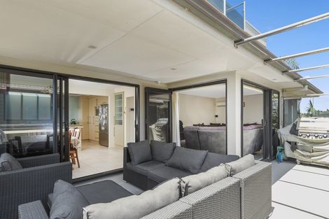Photo of property in 2/134 Marine Parade, Mount Maunganui, 3116