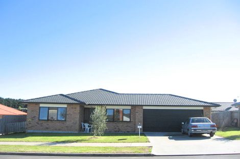Photo of property in 3 Loughinisland Place, Weymouth, Auckland, 2103