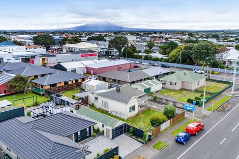 Photo of property in 49 Collins Street, Hawera, 4610