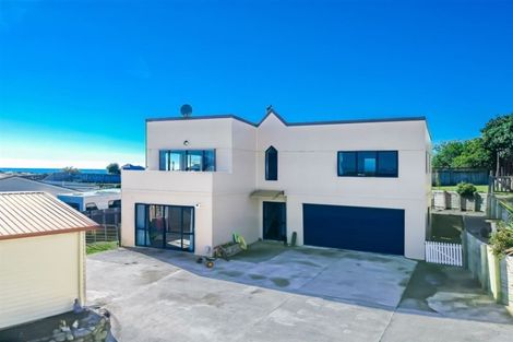Photo of property in 13 Trig Hill Terrace, Waikanae Beach, Waikanae, 5036